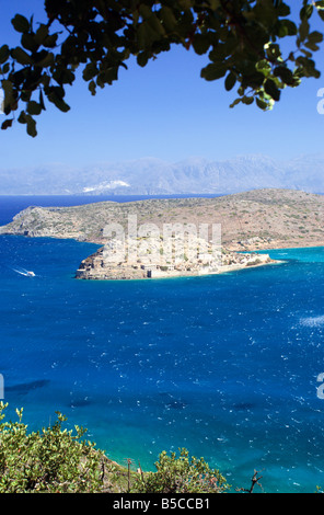 Spinalonga Insel und Kolokytha Halbinsel Elounda aus Berge über Plaka-Kreta-Griechenland Stockfoto
