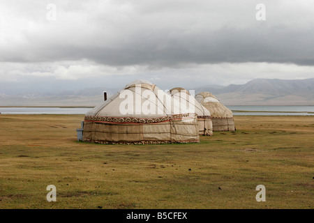 Kirgisischen Jurten, See Lied-Kol, Tien Shan Berg, Kirgisien, Zentralasien Stockfoto