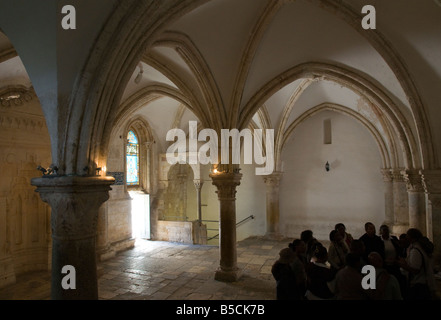 Israel Jerusalem Old City Mount Zion Coenaculum Hall des letzten Abendmahls-Gesamtansicht mit Pilger beten Stockfoto