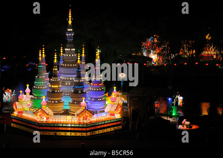 Nachtaufnahme von Porzellan Pagode am Ontario Place Toronto chinesische Laternenfest Stockfoto