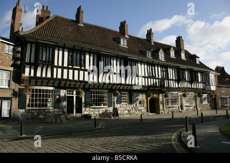 City of York, England. Für die Chantry Priester gegründet, liegt St Williams College College Street in der Nähe von York Minster. Stockfoto