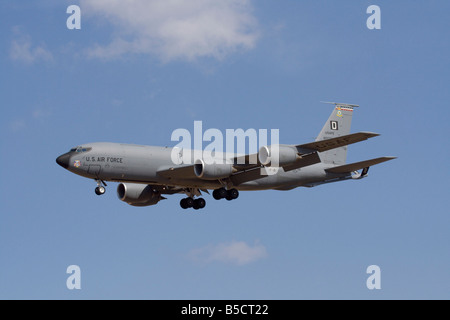 Militärische Luftfahrt. Boeing KC-135 Stratotanker R Versorgung in Flug Flugzeug der United States Air Force Stockfoto