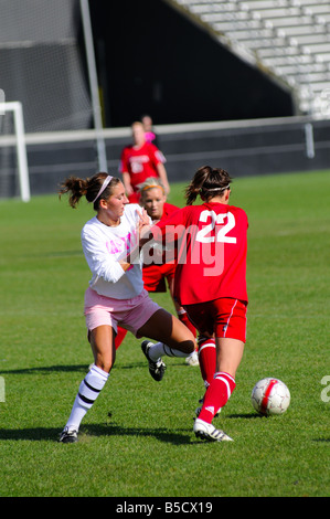 Mädchen-College-Fußball-Spiel mit Otterbien und Hauptstadt Colleges gespielt Crew Stadium, Columbus Oh Stockfoto