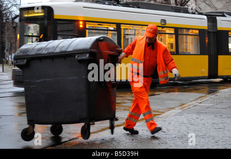 Müllabfuhr in Berlin, Deutschland Stockfoto