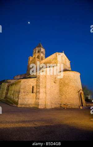 Grignan Schloss. Dämmerung der Nacht Zeit. Fluter blauer Himmel Mond vertikale 81129 Grignan Stockfoto