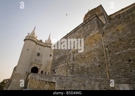 Nord-Eingang Grignan Schloss. Drome Frankreich. Kirchplatz.  blauer Himmel horizontale 81093 Grignan Stockfoto