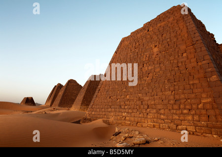 Die Pyramiden von Meroe, Sudan beliebtesten touristischen Attraktion, Bagrawiyah, Sudan, Afrika Stockfoto