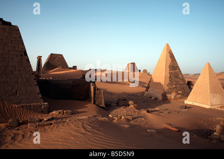 Die Pyramiden von Meroe, Sudan beliebtesten touristischen Attraktion, Bagrawiyah, Sudan, Afrika Stockfoto