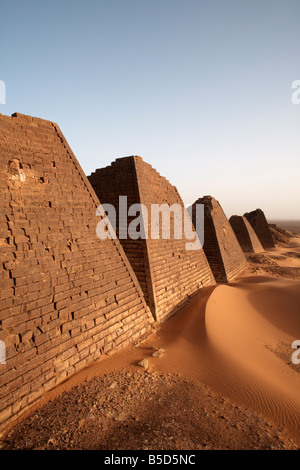 Die Pyramiden von Meroe, Sudan beliebtesten touristischen Attraktion, Bagrawiyah, Sudan, Afrika Stockfoto