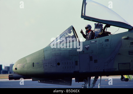 US Air Force a-10 auf der Piste, bereitet für den Start Stockfoto