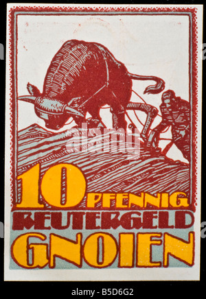 Notgeld oder Rentengeld. Notgeld gedruckt in Deutschland von 1914-22. 10 Pfennig beachten Sie zeigt Bauer und Ochsen ploughin Gnoien Stockfoto