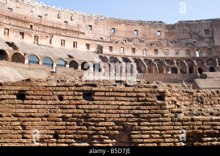 Italien ältere Amphitheater Kolosseum in Rom Stockfoto