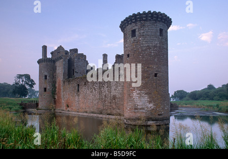 Caerlaverock Castle aus dem 13. Jahrhundert, in der Nähe von Dumfries, Dumfries and Galloway, Schottland, Europa Stockfoto