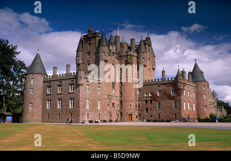 Glamis Castle, Elternhaus der späten Königin Elizabeth die Königin-Mutter, Glamis, Angus, Schottland, Europa Stockfoto