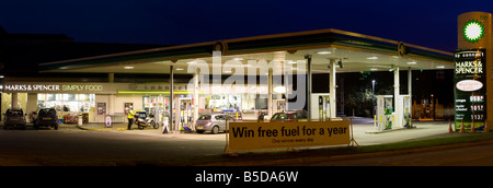 BP Tankstelle Hemel Hempstead, Hertfordshire UK Stockfoto