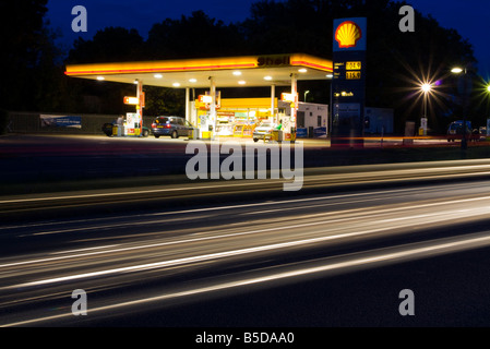 Shell Tankstelle Hemel Hempstead, Hertfordshire UK Stockfoto