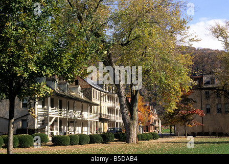 19. Jahrhundert restauriert säumen Gebäude Shenandoah St in Harpers Ferry National Historic Park, WV Stockfoto