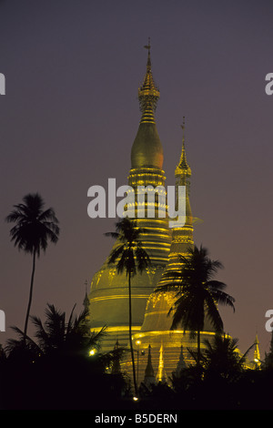 Elk182 1235v Myanmar Burma Yangon Rangun Shwedagon-Pagode in der Nacht Stockfoto