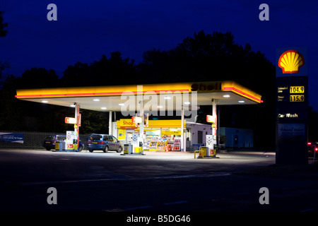 Shell Tankstelle Hemel Hempstead, Hertfordshire UK Stockfoto