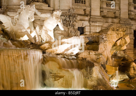 Italien älteren Brunnen Trevi in Rom Stockfoto