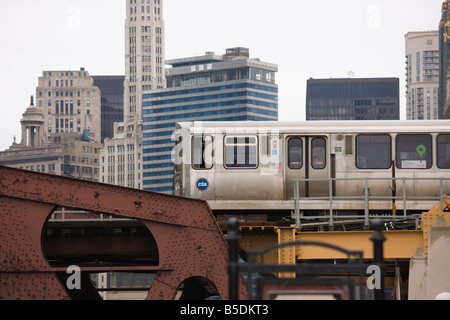 El-Zug auf das Hochbahn-System, The Loop, Chicago, Illinois, USA, Nordamerika Stockfoto