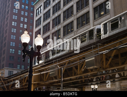 El-Zug auf das Hochbahn-System, The Loop, Chicago, Illinois, USA, Nordamerika Stockfoto