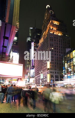 Nachtleben am Broadway in der Nähe von Times Square in New York City Stockfoto