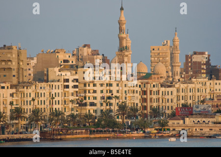 Sonnenaufgang auf der Abu El Abbas El Mursi Moschee an der Corniche in Alexandria Ägypten Stockfoto