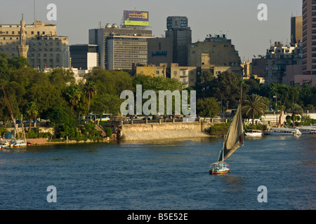 Feluke Segelboot auf dem Nil in Kairo Ägypten Stockfoto