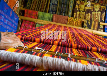 Ikat weben in Sadan Dorf in Tana Toraja auf Sulawesi in Indonesien Stockfoto