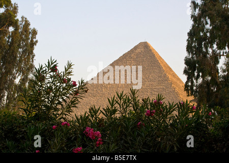 Cheops-Pyramide betrachtet das Oberoi Mina House Hotel in Gizeh bei Kairo Ägypten Stockfoto