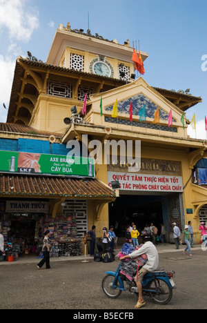 Binh Tay Markt Fassade in Cholon, Ho-Chi-Minh-Stadt Stockfoto