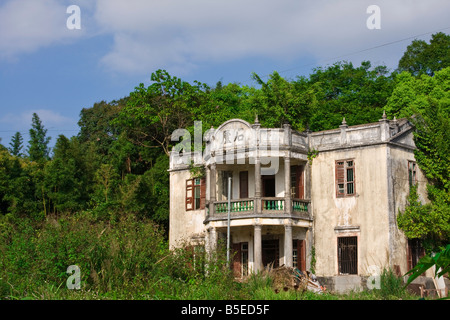 Verlassene alte Herrenhaus in Hong Kong Stockfoto