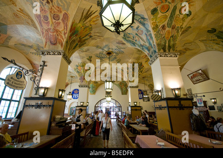 Innenministerium der älteste Hofbräuhaus-Bierstube in München Bayern Deutschland Stockfoto