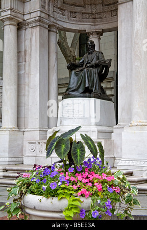 William Cullen Bryant Statue im Bryant Park, Midtown Manhattan, New York City, New York, USA, Nordamerika Stockfoto