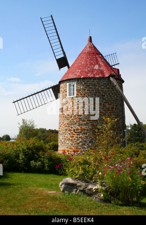 Schöne Windmühle aus dem 1800 in der Provinz von Quebec. Moulin-À-Vent Stockfoto