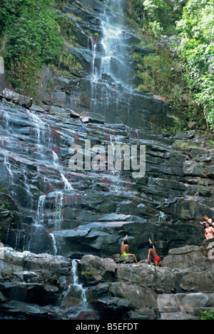 Wasser Kaskadierung Felsen unten am Kavak ein indianisches Dorf in der Nähe von Angel Falls in Venezuela in Südamerika Stockfoto