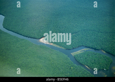 Fluss in der Nähe von Kavak ein indianisches Dorf in der Nähe der Angel fällt Venezuela in Südamerika Stockfoto