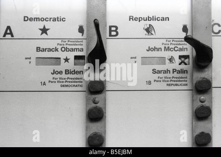 Voting Booth close-up, Vereinigte Staaten, Präsidentschaftswahl 2008 Barack Obama gegen John McCain Stockfoto