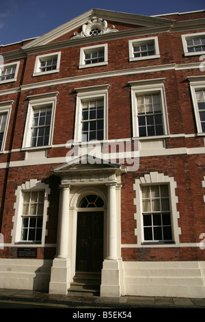 City of York, England. Eingang zum John Carr entworfen Fairfax House, das einem York Civic Trust restaurierten georgianischen Stadthaus. Stockfoto