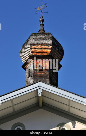 Deutschland, Bayern, Bad Tölz, Turm mit Schindeldach Stockfoto