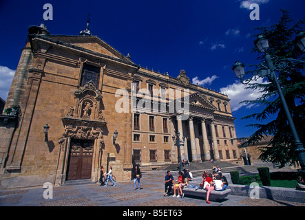 Spanier, Plaza, Anaya College, Salamanca, Salamanca Provinz, Kastilien und Leon, Spanien, Europa Stockfoto