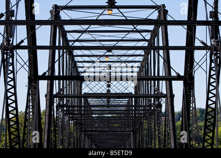 Die Walnut Street Bridge in Harrisburg, Pennsylvania, auch bekannt als "alte Shakey". Stockfoto