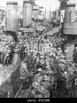 B.E.F Rückkehr aus Dünkirchen auf der Skylark Transportschiff. 3. Juni 1940. Stockfoto