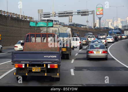 Feierabendverkehr in Seoul, Südkorea Stockfoto