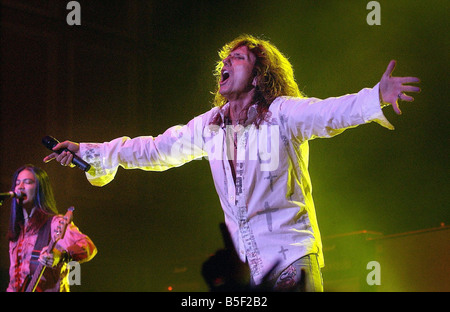 Rockband Whitesnake spielen an der Newcastle City Hall führen Sänger David Coverdale abgebildet 26 06 06 Stockfoto