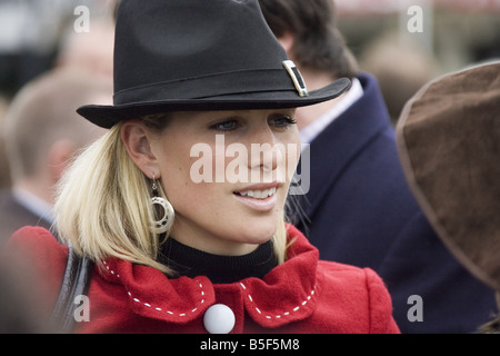 Pferderennen Cheltenham Festival hat März 2008 Gloucstershire Tag 3 der Cheltenham Zara Phillips einen Auftritt beim Cheltenham Festival mit ihrem Freund England Rugby-Spieler Mike Tindall 13. März 2008 Stockfoto