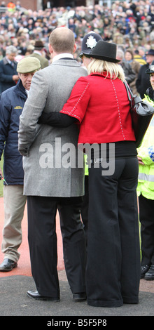 Pferderennen Cheltenham Festival hat März 2008 Gloucstershire Tag 3 der Cheltenham Zara Phillips einen Auftritt beim Cheltenham Festival mit ihrem Freund England Rugby-Spieler Mike Tindall 13. März 2008 Stockfoto