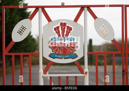 Die Tore des Stradey Park Rugby in Llanelli, dem ehemaligen Gelände der Llanelli RFC und The Scarlets gemahlen. Stockfoto