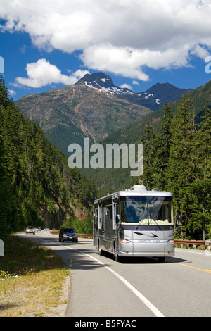 Wohnmobil reisen auf Washington State Highway 20 im North Cascade Range Washington Stockfoto